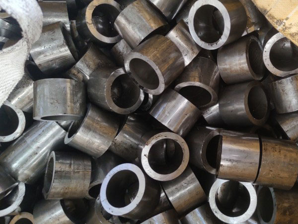 宏伟无缝钢管切割